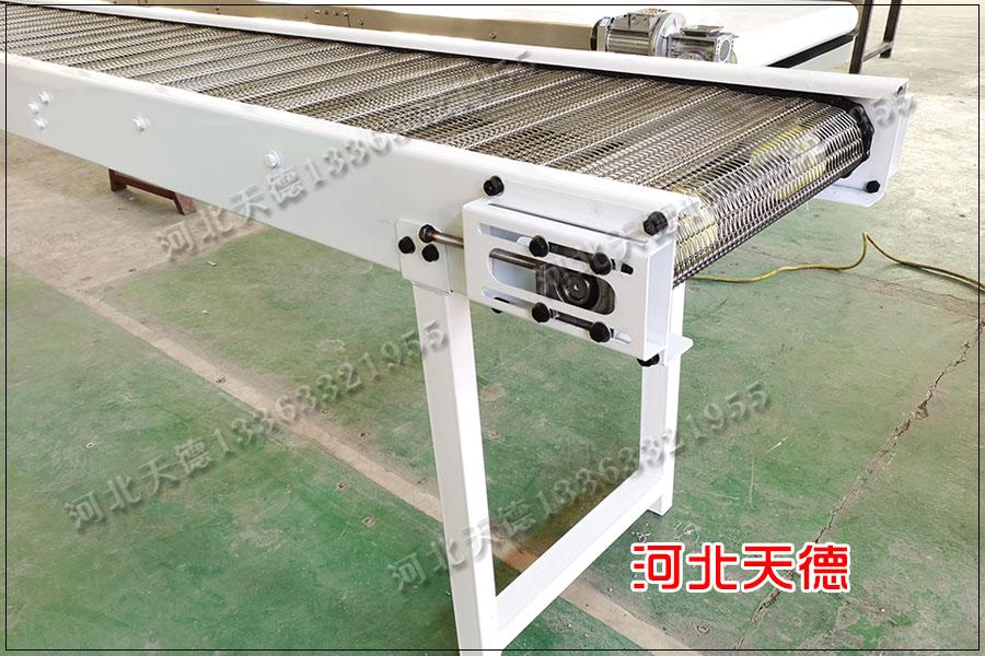 網(wǎng)帶輸送機(jī)