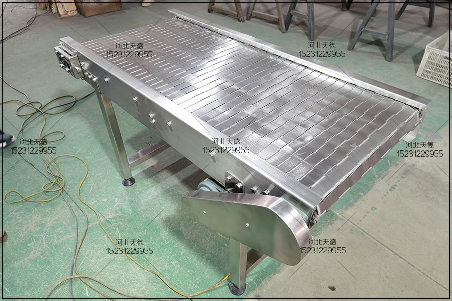 不銹鋼鏈板輸送機
